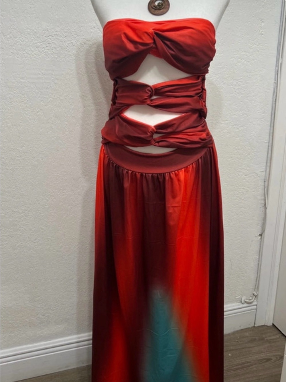 Women's Red Ombre Cutout Maxi Skirt Dress